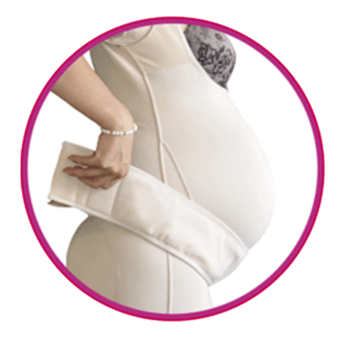 Mujer embarazada usando un fajón materno velcro.